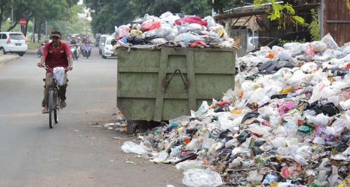 Buang Sampah Sembarangan di Cirebon Bisa Masuk Penjara