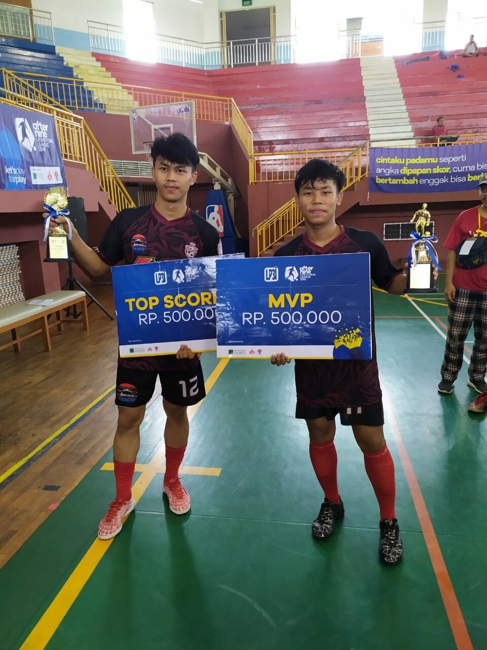 Yoga Yogi Dua Bersaudara Dari Cirebon Persembahkan Prestasi Futsal Nasional